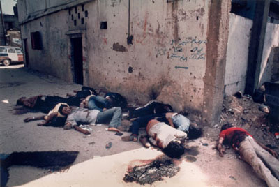 Palestinianos assassinados por falangistas cristãos com apoio israelita nos campos de Sabra e Shatila em 1982